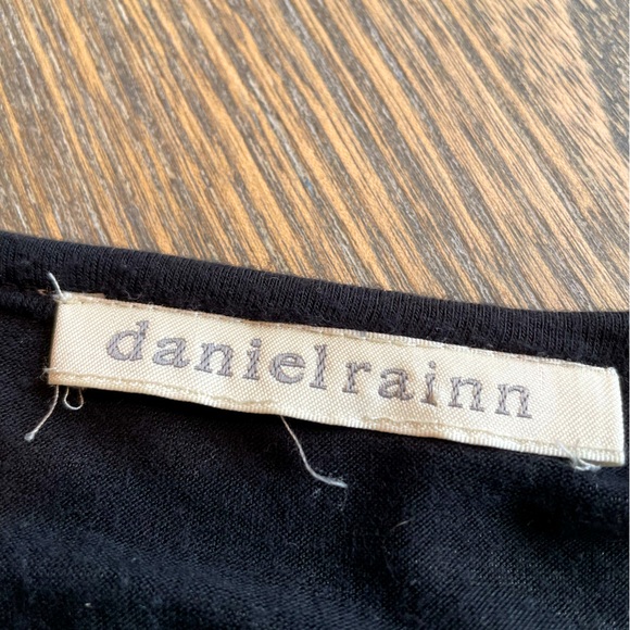 Sleeveless Snakeskin print tunic top - Picture 2 of 6